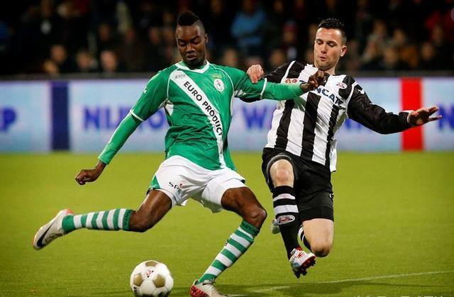 以其优雅与 以其优雅与